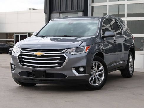 Used 2020 Chevrolet Traverse High Country FWD image 3