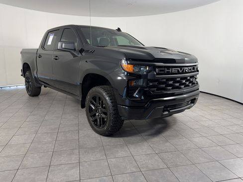 Used 2026 Chevrolet Silverado 1500 Custom Trail Boss w/ Midnight Edition AWD/4WD image 7