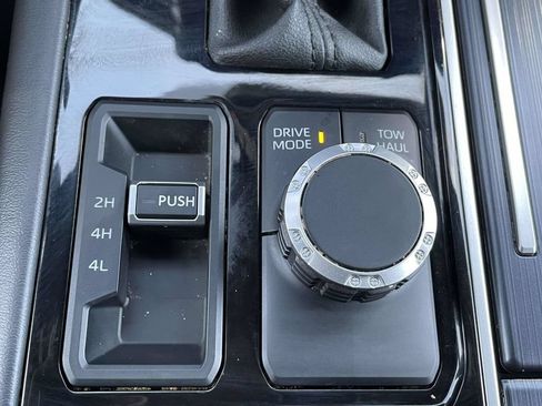 Used 2024 Toyota Tundra Platinum AWD/4WD image 39