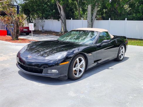 Used 2010 Chevrolet Corvette Convertible w/ Preferred Equipment Group RWD image 12