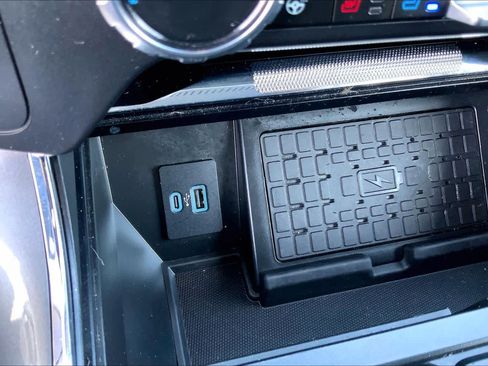 Used 2023 Ford F150 Lariat w/ Equipment Group 502A High image 31