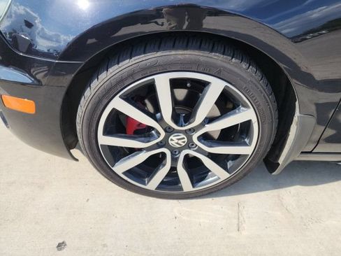 Used 2014 Volkswagen GTI Wolfsburg Edition FWD image 4