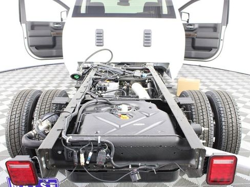 New 2026 GMC Sierra 3500 SLE w/ SLE Convenience Package AWD/4WD image 13