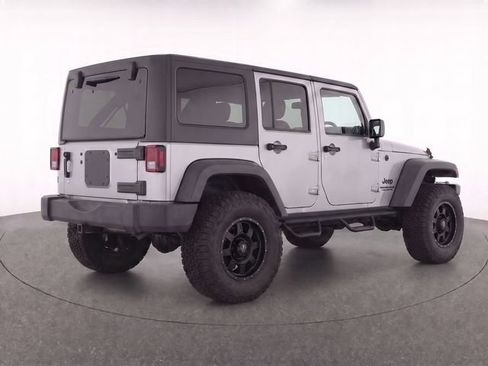 Used 2018 Jeep Wrangler Unlimited Sport S AWD/4WD image 8