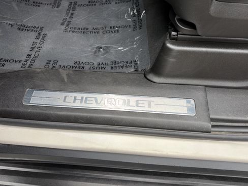 Used 2024 Chevrolet Suburban Premier AWD/4WD image 30