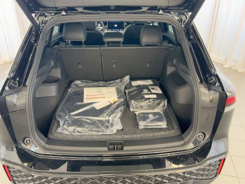 New 2026 Volkswagen Tiguan SE R-Line image 33