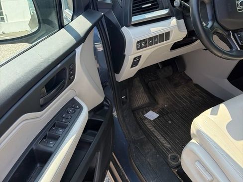 Certified 2025 Honda Odyssey EX-L image 26