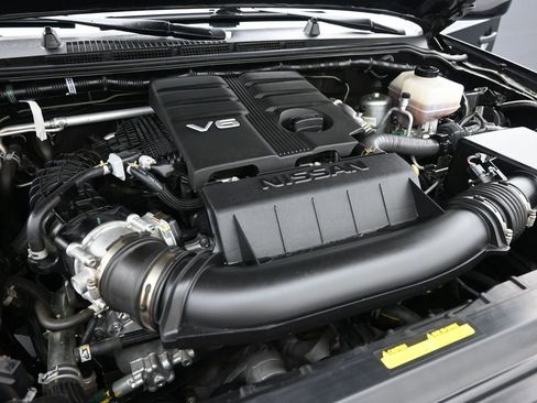 Used 2020 Nissan Frontier SV w/ Midnight Edition Floor Mats image 34