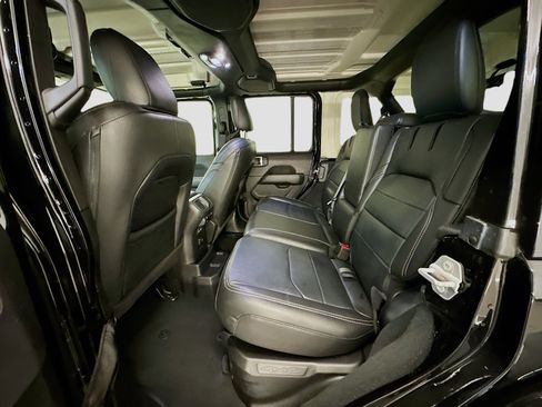 Used 2022 Jeep Wrangler Sahara w/ Cold Weather Group image 29