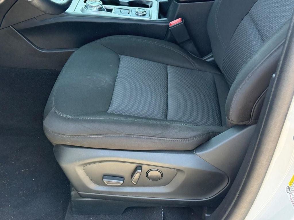 Used 2023 Ford Explorer XLT AWD/4WD image 15