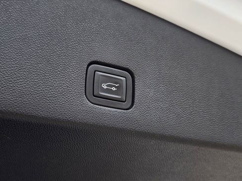 Certified 2023 Cadillac XT6 Premium Luxury w/ Technology Package image 35