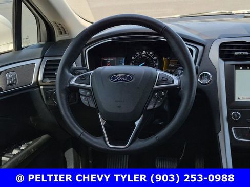 Used 2019 Ford Fusion SEL image 34