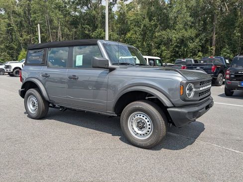 New 2025 Ford Bronco 4-Door image 2