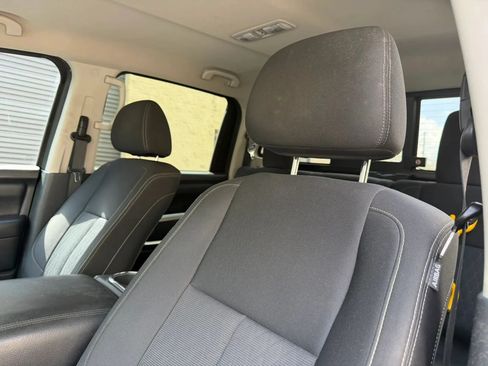Used 2017 Nissan Titan SV RWD image 21