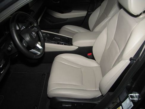 Used 2025 Honda Accord Touring image 7