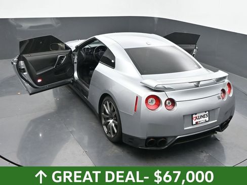 Used 2012 Nissan GT-R Premium image 66