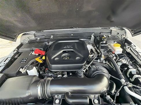 Used 2024 Jeep Wrangler Unlimited Rubicon w/ Convenience Group image 29