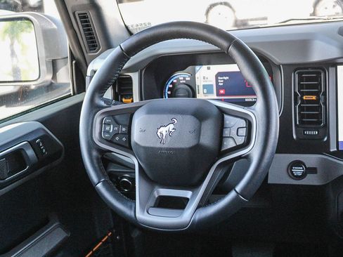 Certified 2023 Ford Bronco Badlands w/ Sasquatch Package AWD/4WD image 16