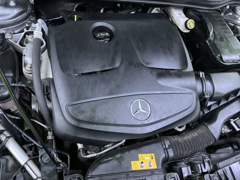 Used 2019 Mercedes-Benz GLA 250 4MATIC image 27
