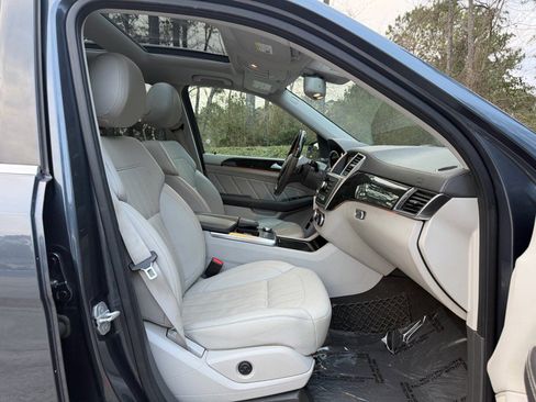 Used 2016 Mercedes-Benz GL 450 4MATIC image 25