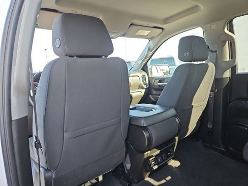 Used 2022 Chevrolet Silverado 1500 LT RWD image 20