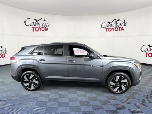 Used 2024 Volkswagen Atlas Cross Sport SE image 8