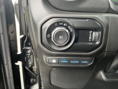 Used 2023 Jeep Wrangler Unlimited Rubicon 4xe w/ Cold Weather Group AWD/4WD image 15