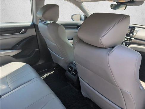 Used 2018 Honda Accord Touring image 22