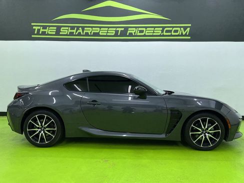 Used 2023 Toyota GR86 w/ ALL Weather Mat Package (TMS) RWD image 10