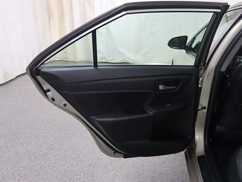 Used 2015 Toyota Camry XLE FWD image 26