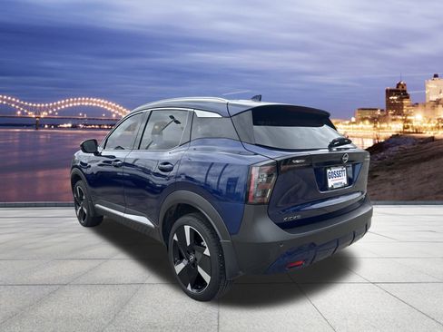 Used 2025 Nissan Kicks SR image 3