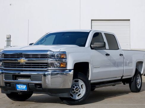Used 2018 Chevrolet Silverado 2500 W/T w/ WT Convenience Package image 2