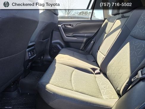 Used 2022 Toyota RAV4 XLE image 21