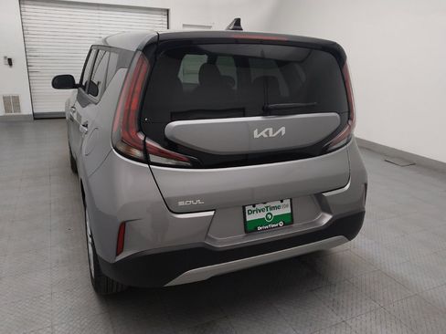 Used 2025 Kia Soul LX FWD image 6