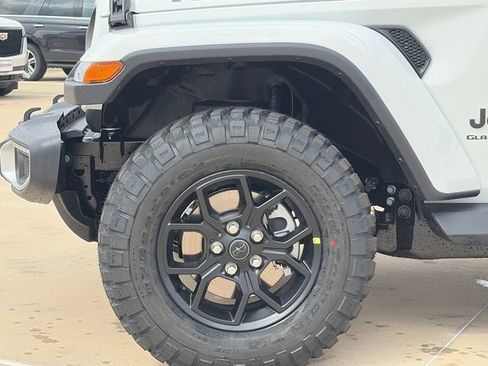 New 2026 Jeep Gladiator Sport image 5