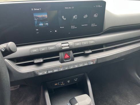 Used 2025 Kia K4 LXS image 17