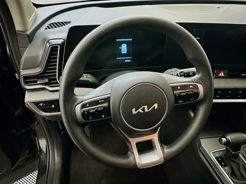 Used 2025 Kia Sportage LX image 18