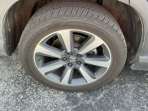 Used 2023 Honda Pilot Elite image 18