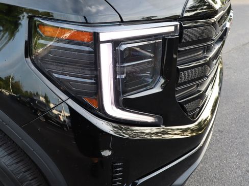 Used 2023 GMC Sierra 1500 Elevation AWD/4WD image 11