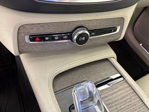 Used 2024 Volvo XC90 T8 Ultimate w/ Protection Package Premier AWD/4WD image 43