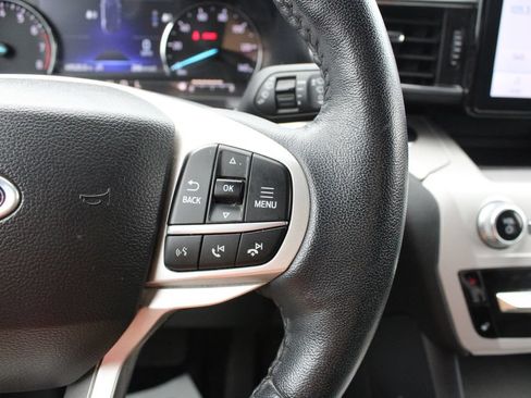 Used 2023 Ford Explorer XLT w/ Equipment Group 202A AWD/4WD image 13