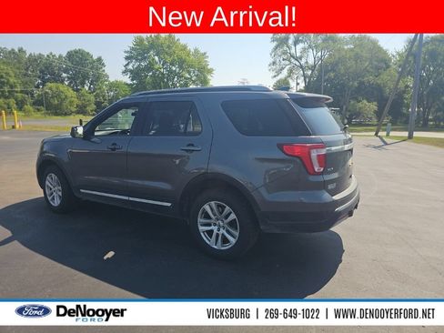 Used 2019 Ford Explorer XLT w/ Class III Trailer Tow Package AWD/4WD image 9