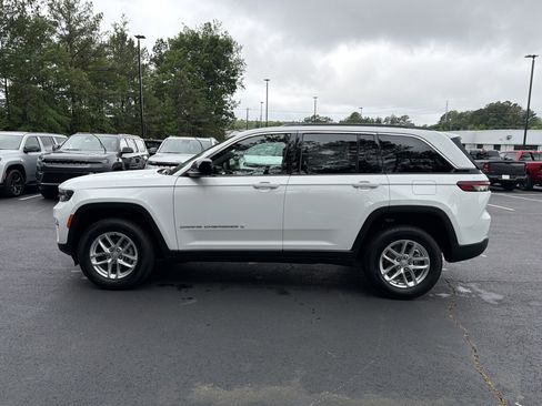 New 2026 Jeep Grand Cherokee Laredo AWD/4WD image 4