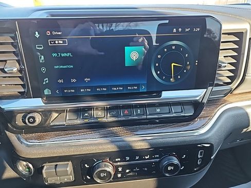 Used 2025 Chevrolet Silverado 1500 LT AWD/4WD image 11