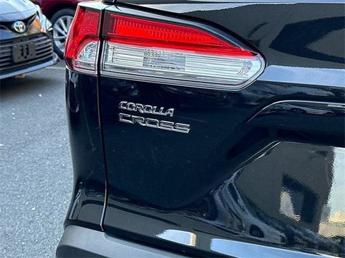 Certified 2024 Toyota Corolla Cross L image 7