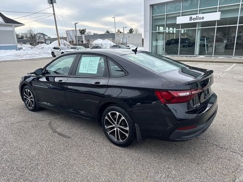 Certified 2022 Volkswagen Jetta Sport image 6