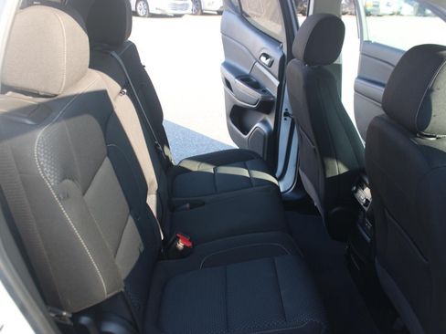 Used 2021 GMC Acadia SLE w/ Driver Convenience Package FWD image 34