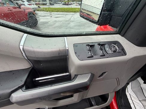 Used 2015 Ford F150 XLT w/ Equipment Group 302A Luxury AWD/4WD image 28