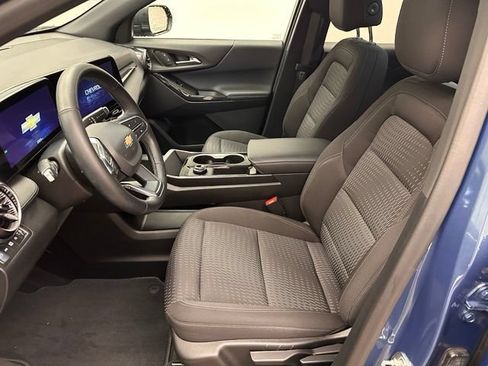 Used 2026 Chevrolet Equinox LT AWD/4WD image 17