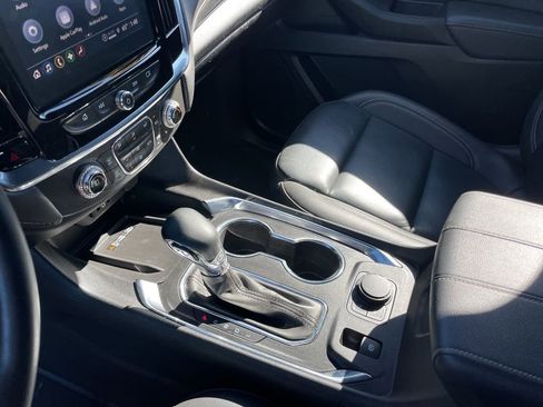 Used 2023 Chevrolet Traverse LT image 20